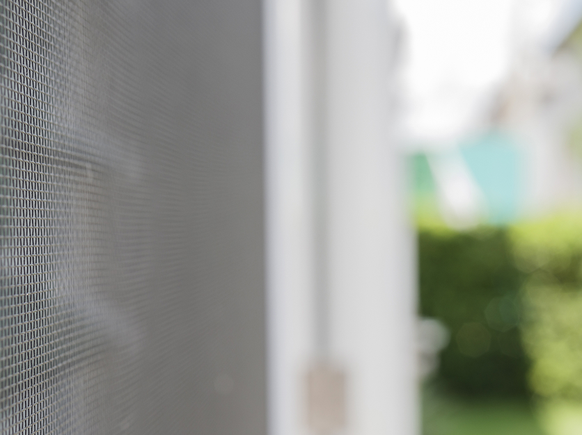 Insektenschutzgitter am Fenster
