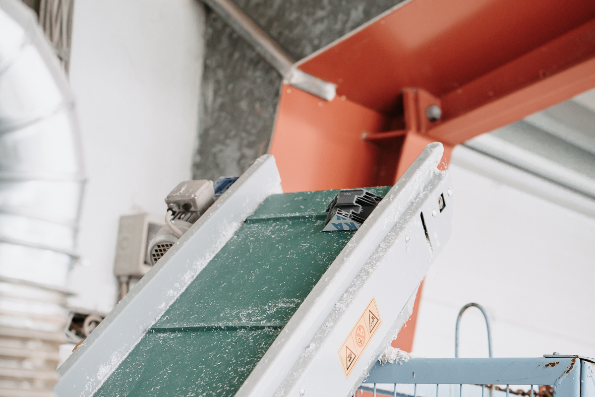 Aufbereitung der Rohstoffe für recycelte PVC-Fensterprofile